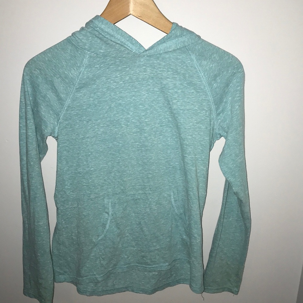 Girls thin sweatshirt.